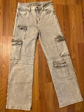 V.I.P. | Wide Leg Light Brown Wash Cargo Jeans | Size 9/29